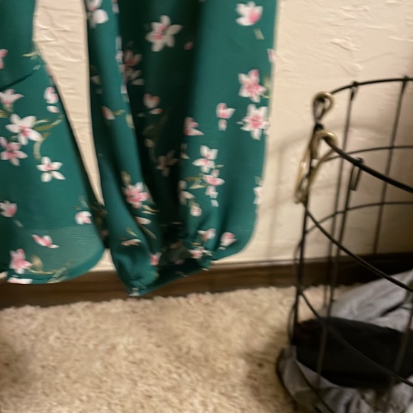 Beautiful Gook Luck Gem green blouse with small pink and white flowers. - Picture 4 of 4